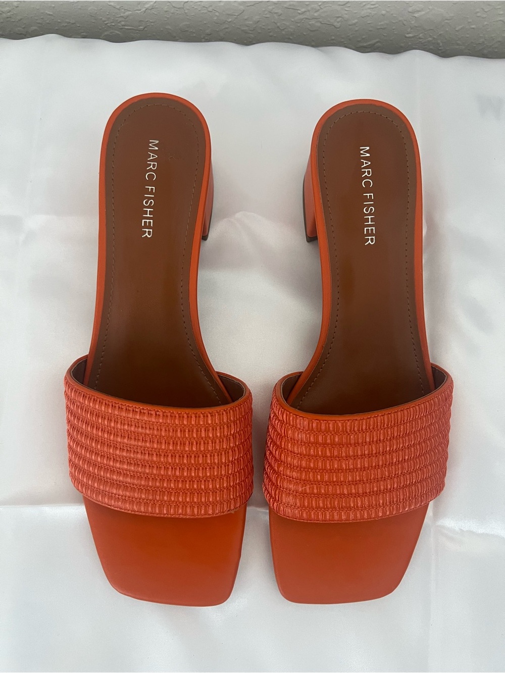 Marc Fisher Orange Slide Sandals Women’s Size 9M